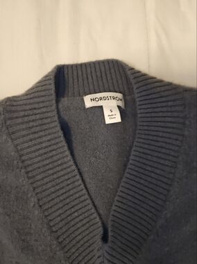 Nordstrom Men’s Gray Cashmere Crewneck Sweater